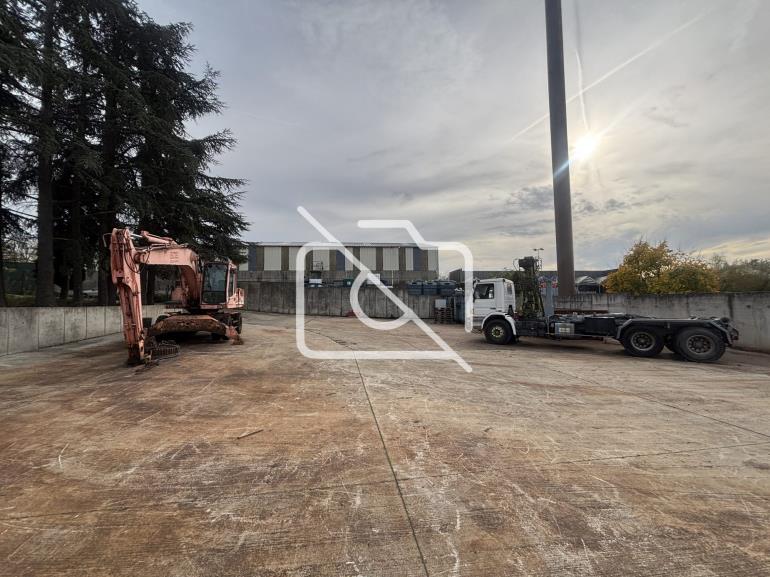 Entrepôt à louer à Villeparisis - 526 m²