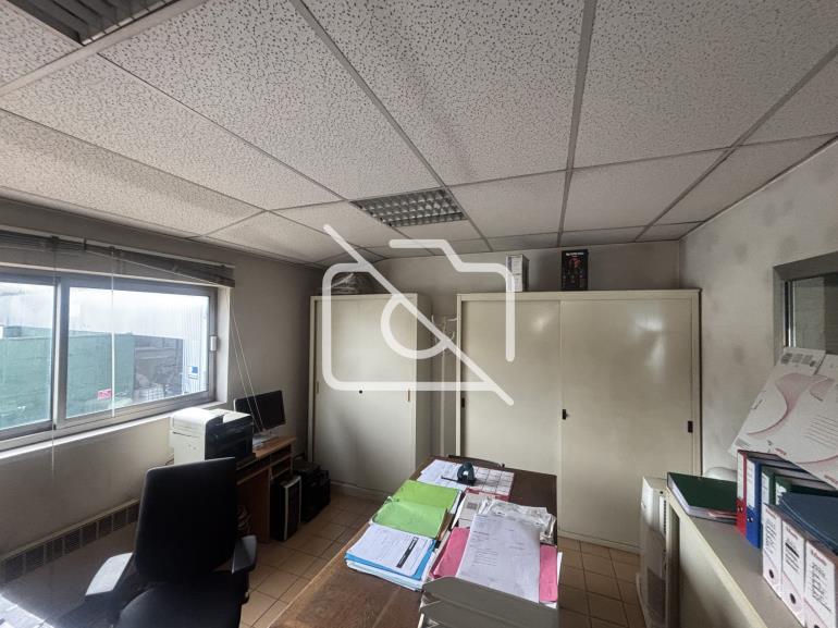 Entrepôt à louer à Villeparisis - 526 m²