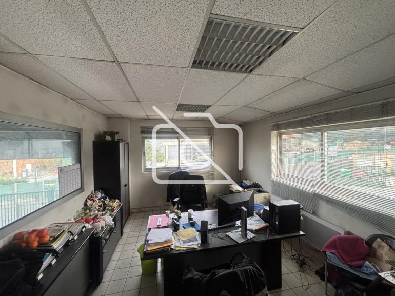 Entrepôt à louer à Villeparisis - 526 m²