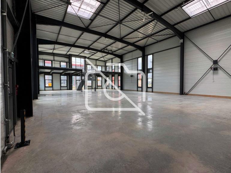 Entrepôt à vendre à Bailly-Romainvilliers - 954 m²