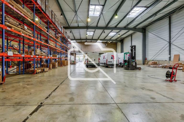 Entrepôt à louer à Saint Thibault des Vignes - 1 998 m²