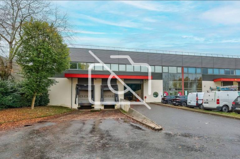 Entrepôt à louer à Saint Thibault des Vignes - 1 998 m²