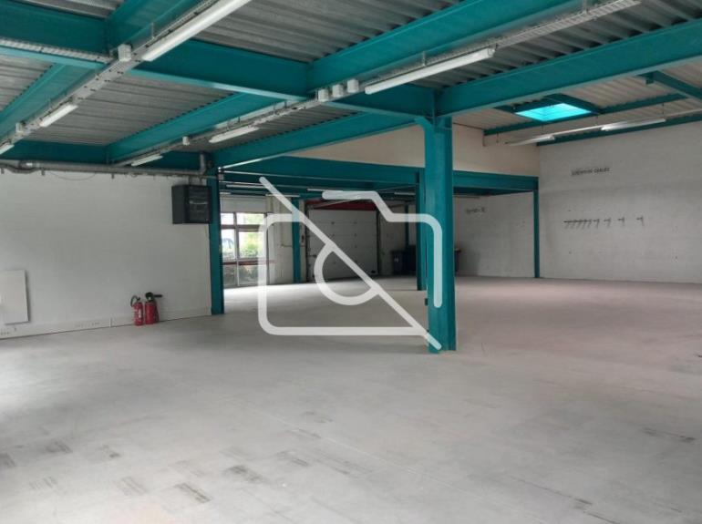 Entrepôt à louer à Tremblay-en-France - 458 m²