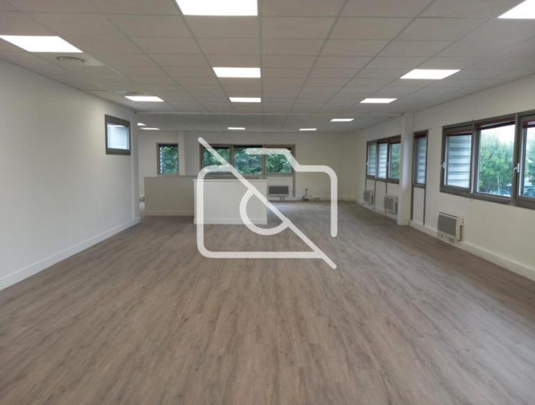 Entrepôt à louer à Tremblay-en-France - 458 m²
