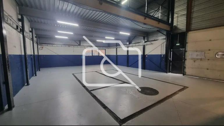 Entrepôt à louer à Ozoir-la-Ferrière - 260 m²