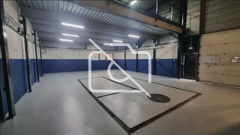 Entrepôt à louer à Ozoir-la-Ferrière - 260 m²