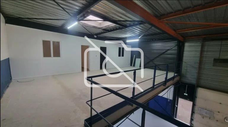 Entrepôt à louer à Ozoir-la-Ferrière - 260 m²