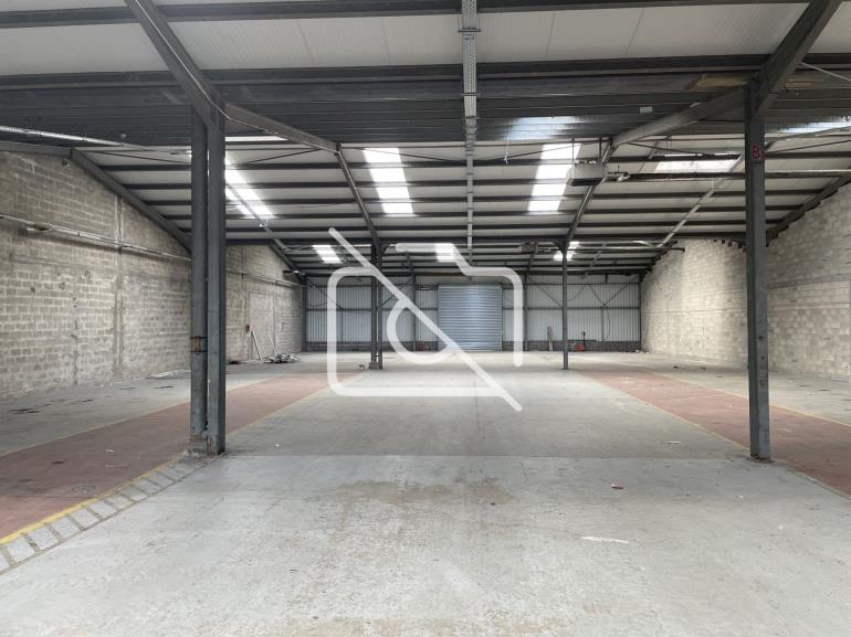 Entrepôt à louer à Servon - 750 m²