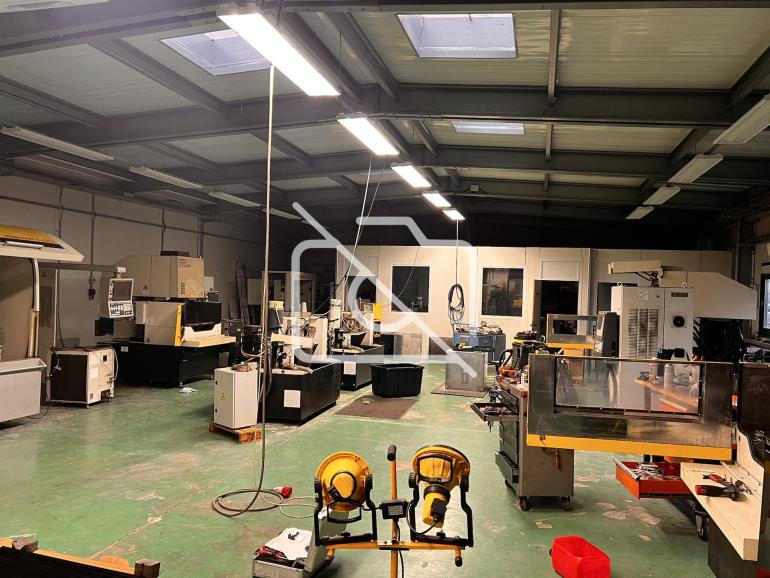 Entrepôt à vendre à Grigny - 600 m²