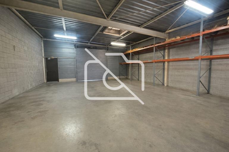 Entrepôt à louer à Alfortville - 860 m²