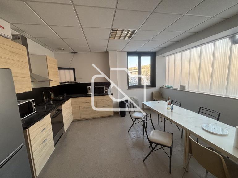 Entrepôt à louer à Alfortville - 860 m²
