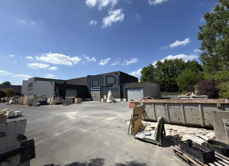Entrepôt à louer à Créteil - 860 m²