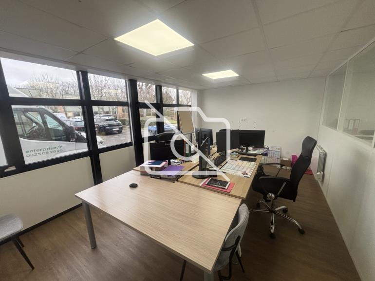 Entrepôt à vendre à Saint Thibault des Vignes - 510 m²