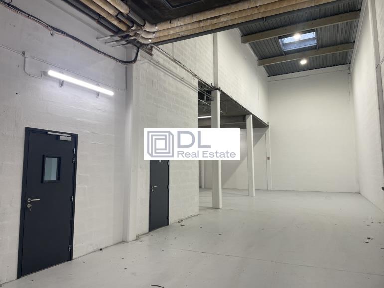 Entrepôt à louer à Villeneuve-d Ascq - 233 m²