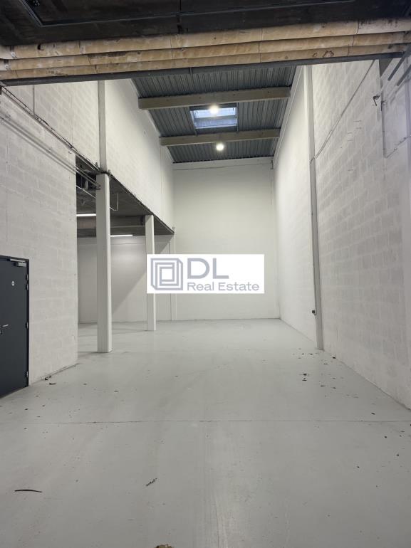 Entrepôt à louer à Villeneuve-d Ascq - 233 m²