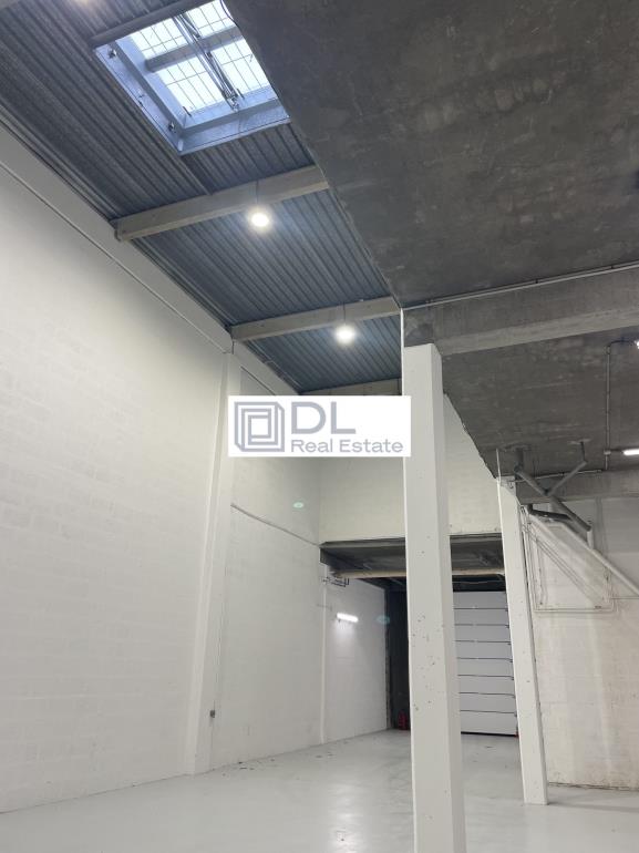 Entrepôt à louer à Villeneuve-d Ascq - 233 m²