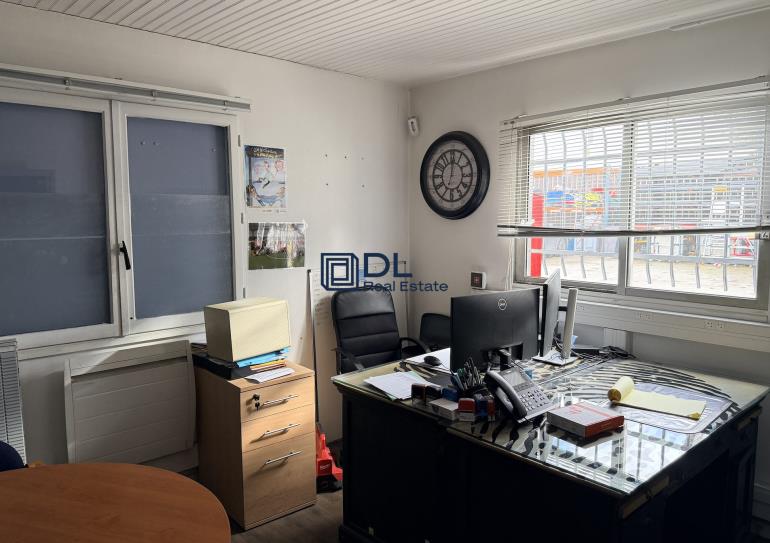 Entrepôt à vendre à Orly - 700 m²