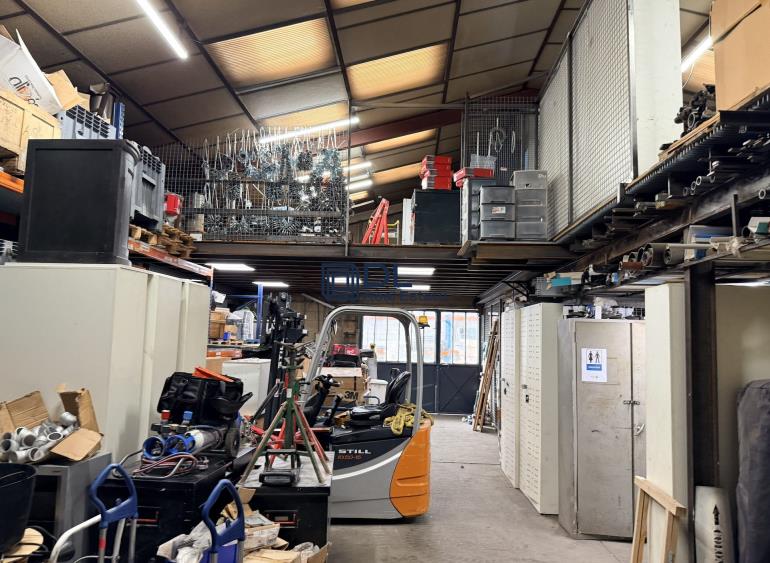 Entrepôt à vendre à Orly - 700 m²