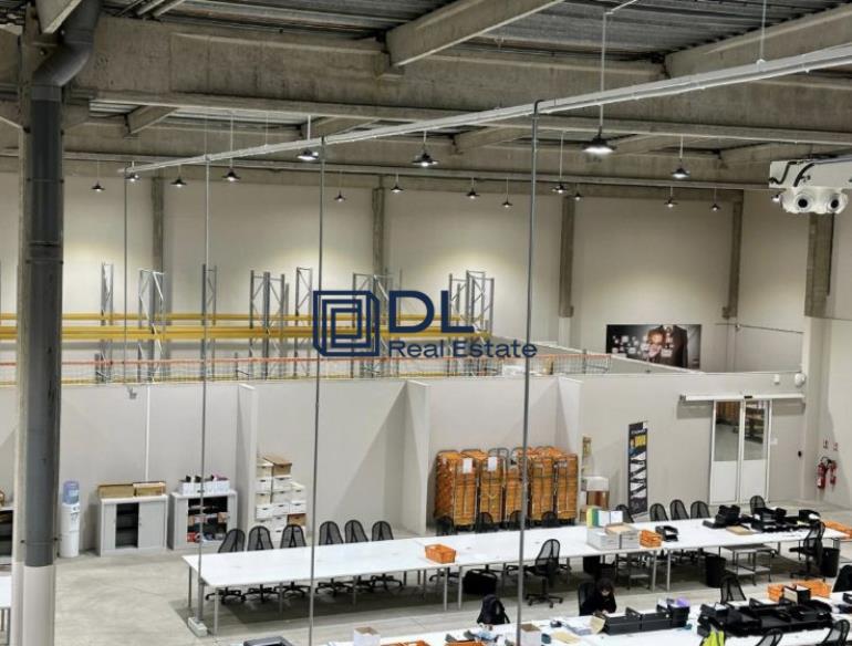 Entrepôt à louer à Évry - 2 400 m²