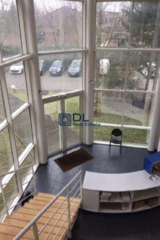 Entrepôt à louer à Évry - 2 400 m²