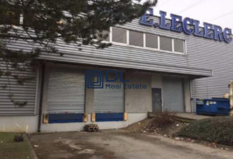 Entrepôt à louer à Évry - 2 400 m²