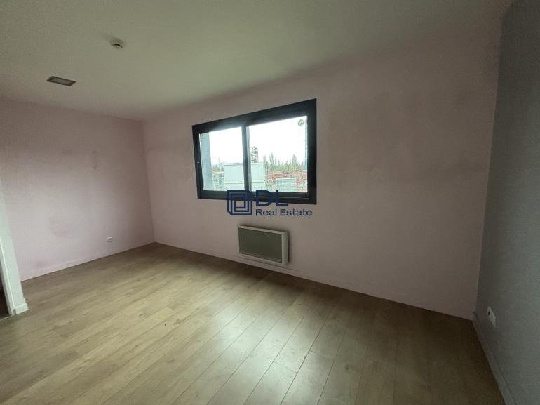 Entrepôt à vendre à Évry - 600 m²