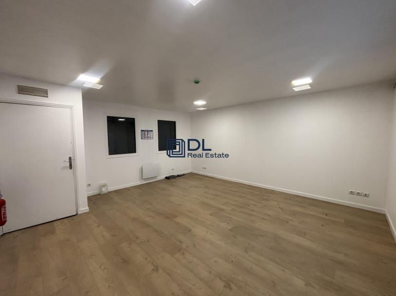 Entrepôt à vendre à Évry - 600 m²
