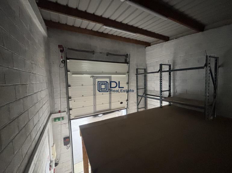 Entrepôt à vendre à Évry - 600 m²