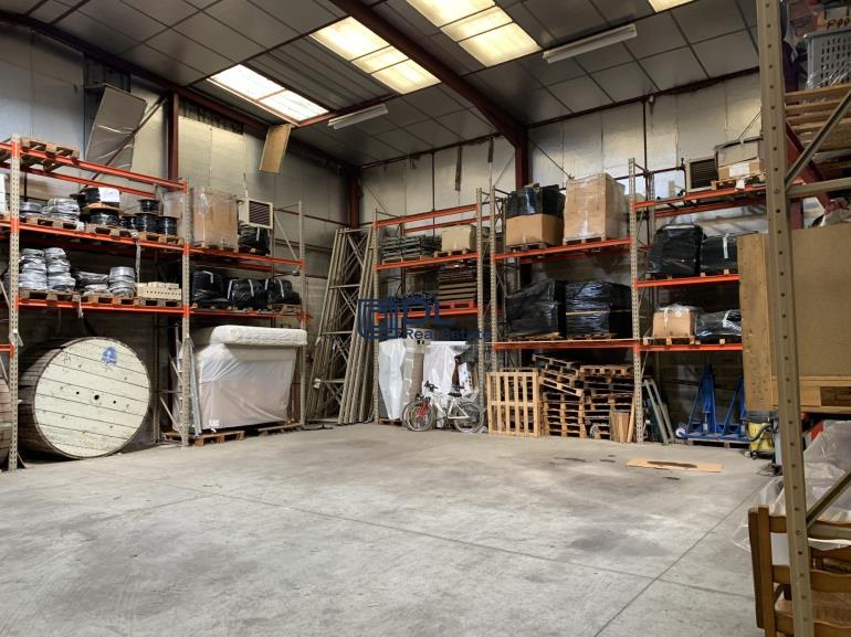 Entrepôt à vendre à Brie-Comte-Robert - 560 m²