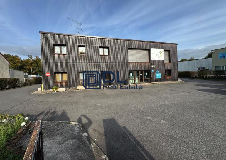 Entrepôt à vendre à Ozoir-la-Ferrière - 1 397 m²