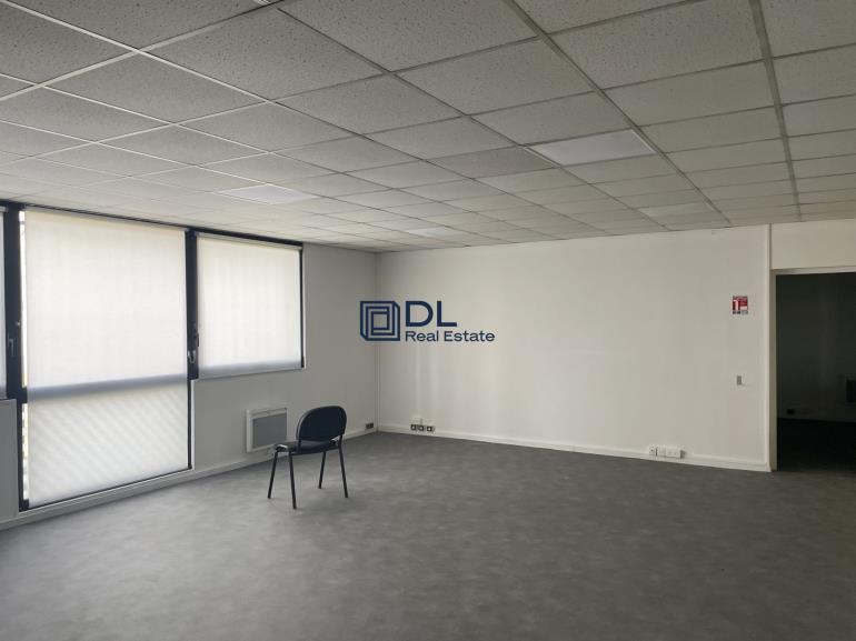 Entrepôt à louer à Brie-Comte-Robert - 770 m²