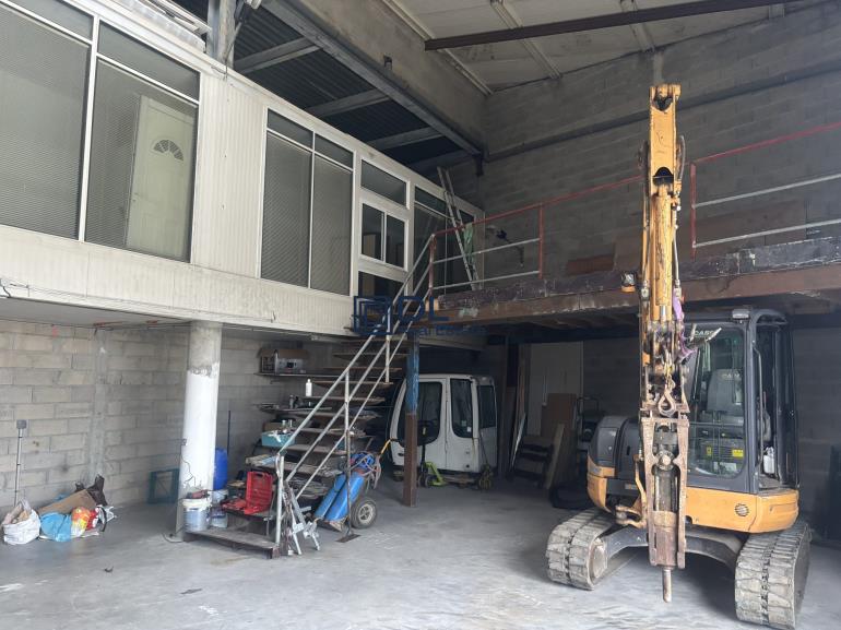 Entrepôt à louer à Crosne - 290 m²