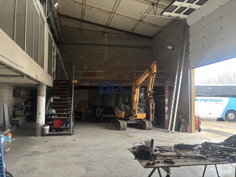 Entrepôt à louer à Crosne - 290 m²