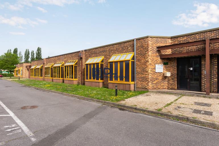 Entrepôt à louer à Croissy-Beaubourg - 1 459 m²