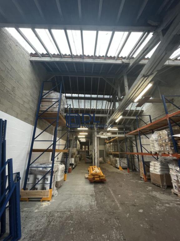 Entrepôt à louer à Villeneuve-Saint-Georges - 418 m²