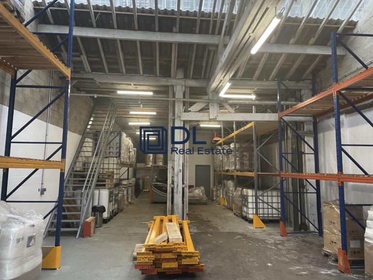 Entrepôt à louer à Villeneuve-Saint-Georges - 418 m²