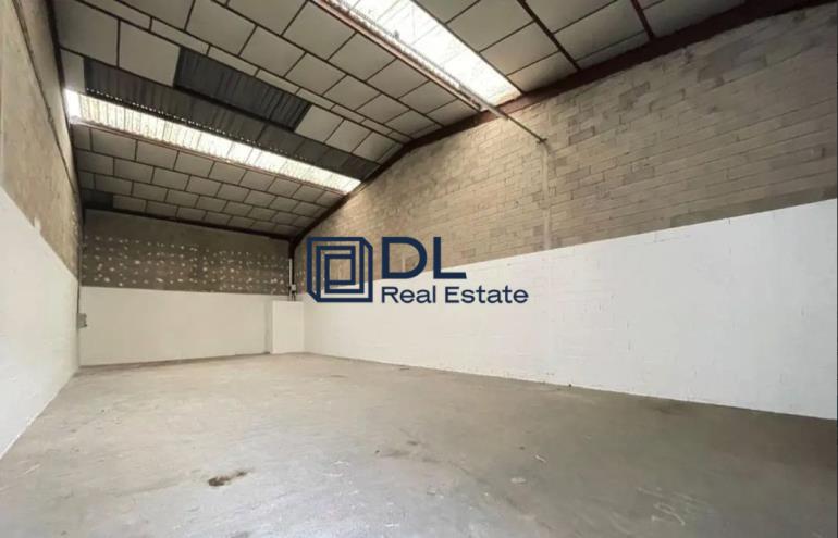 Entrepôt à louer à Villeneuve-Saint-Georges - 418 m²
