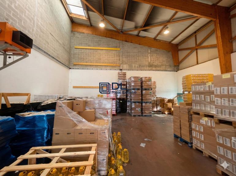 Entrepôt à vendre à Pontault-Combault - 650 m²