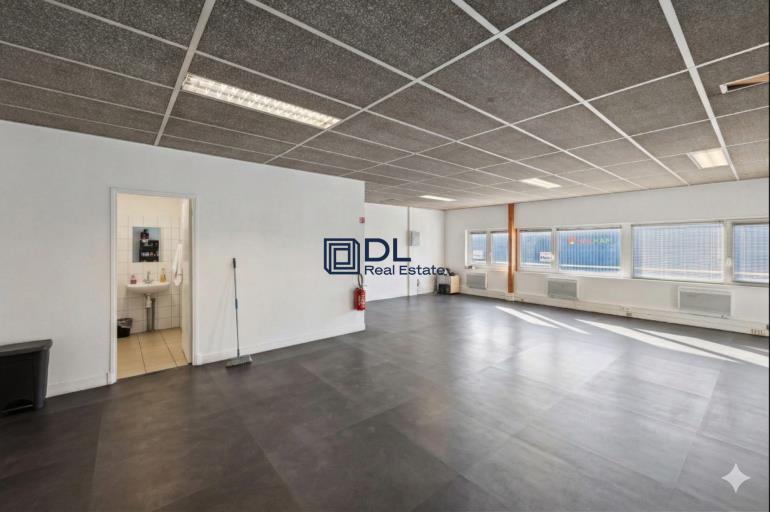 Entrepôt à vendre à Pontault-Combault - 650 m²