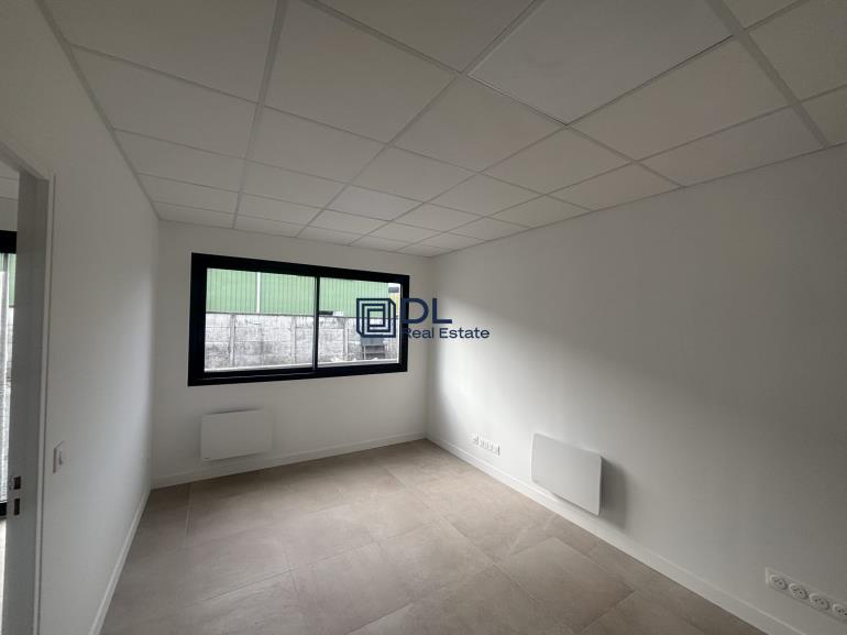 Entrepôt à louer à Lagny-sur-Marne - 300 m²