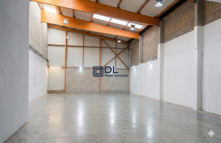 Entrepôt à vendre à Pontault-Combault - 500 m²