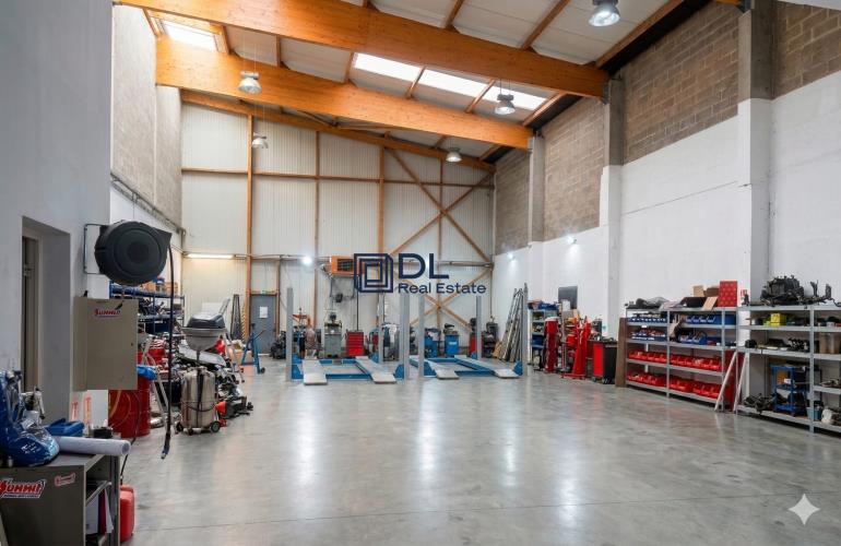Entrepôt à vendre à Pontault-Combault - 500 m²