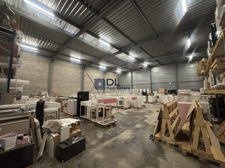 Entrepôt à vendre à Ozoir-la-Ferrière - 960 m²