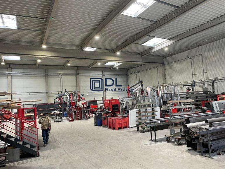 Entrepôt à vendre à Chelles - 2 715 m²