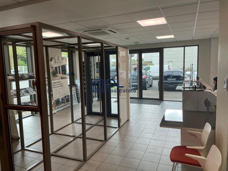 Entrepôt à vendre à Chelles - 2 715 m²