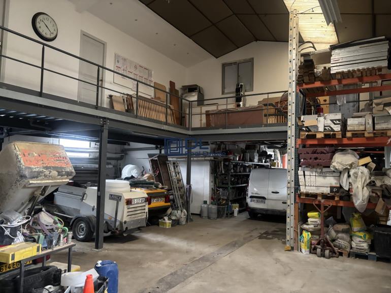 Entrepôt à louer à Draveil - 360 m²