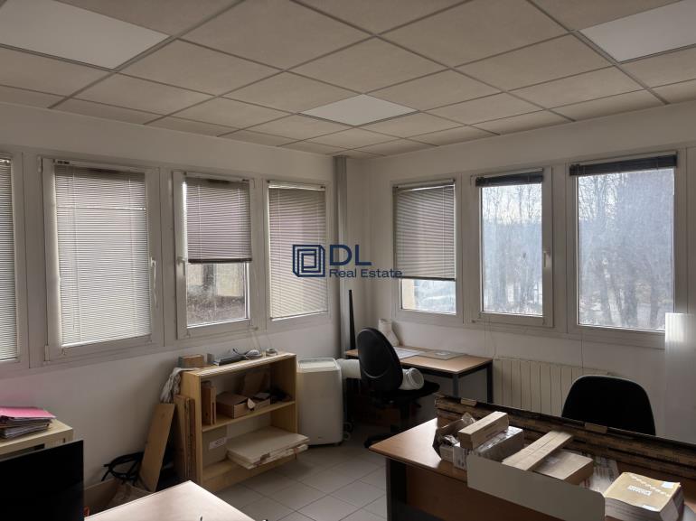 Entrepôt à louer à Draveil - 675 m²