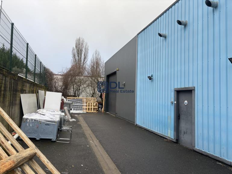 Entrepôt à vendre à Champigny-sur-Marne - 1 100 m²
