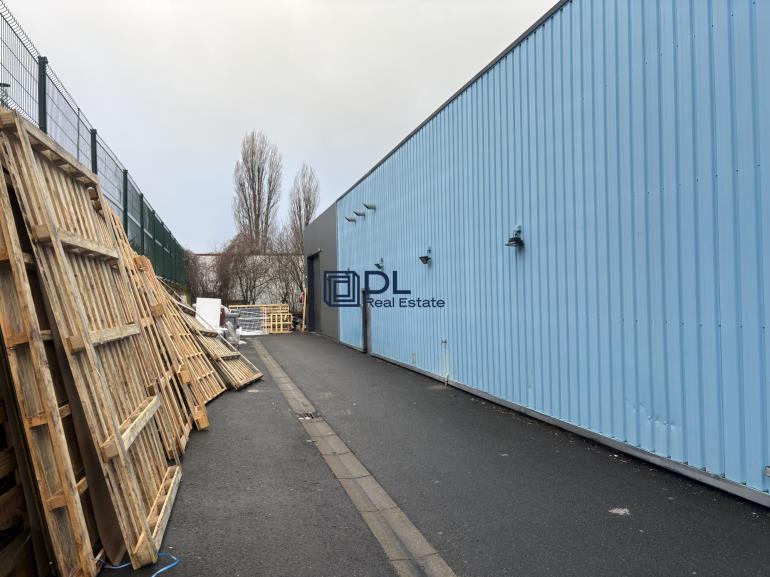Entrepôt à vendre à Champigny-sur-Marne - 1 100 m²