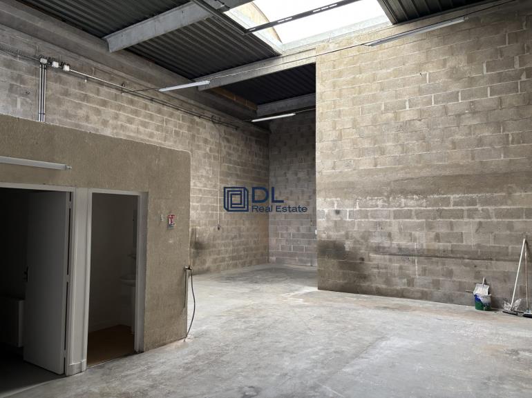 Entrepôt à louer à Valenton - 115 m²